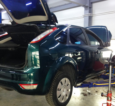 Замена одного переднего суппорта тормоза Ford B-Max 1.0 EcoBoost 120 л.с. 2012-2015